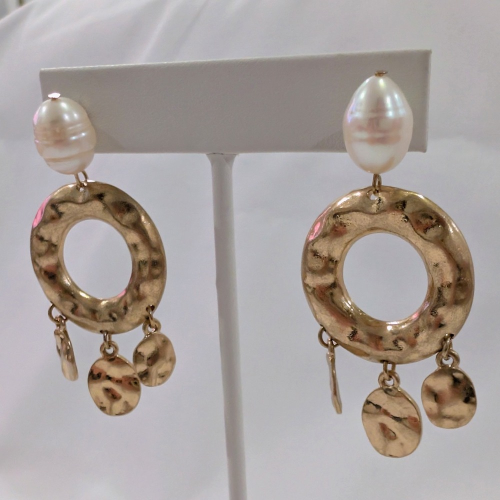 Vintage Baroque Freshwater Pearl With Hammered Gold Dangle Earrings 2" - Picture 3 of 7
